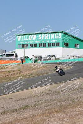 media/Apr-20-2025-AHRMA (Sun) [[393a79c373]]/Race/Group 11 early race/Turn 4b/